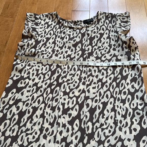 The Limited Leopard Top in Medium - Picture 3 of 6